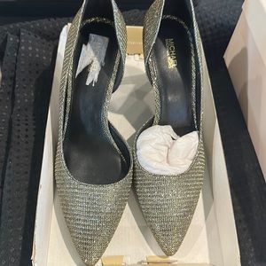 BRAND NEW MICHEAL KORS gorgeous bronze gold 3 inch heel